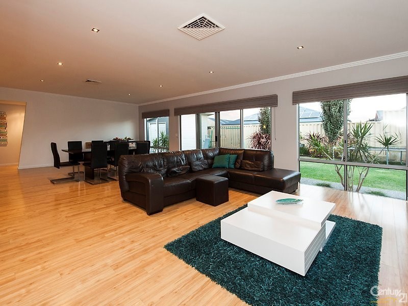 22 Nepean Turn, Millbridge WA 6232