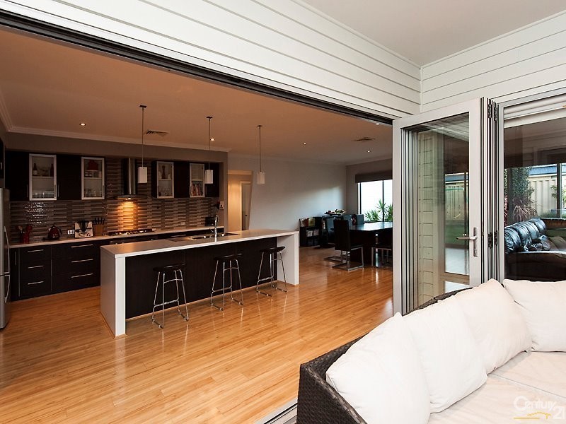 22 Nepean Turn, Millbridge WA 6232