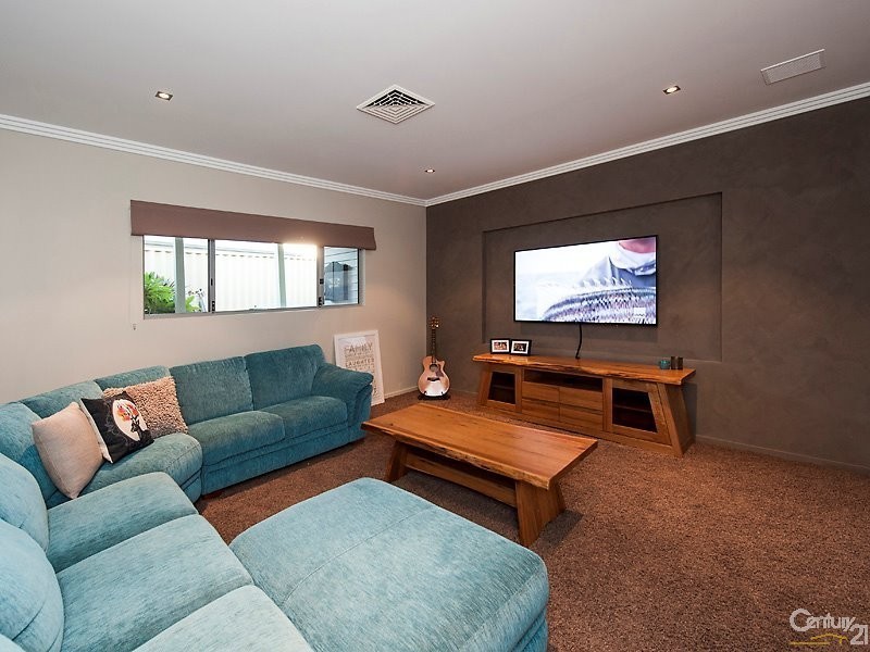 22 Nepean Turn, Millbridge WA 6232