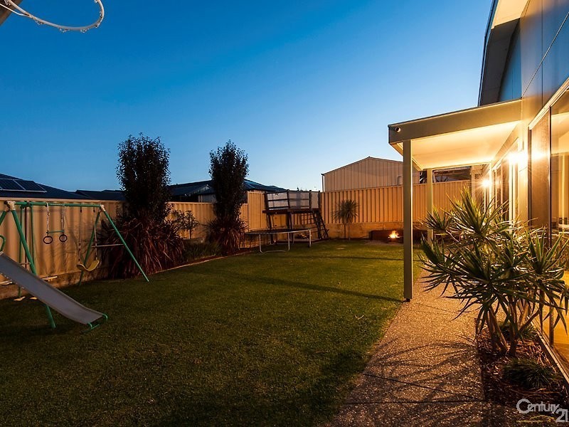 22 Nepean Turn, Millbridge WA 6232