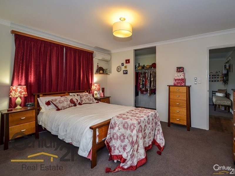 8 Oxley Pass, Dalyellup WA 6230