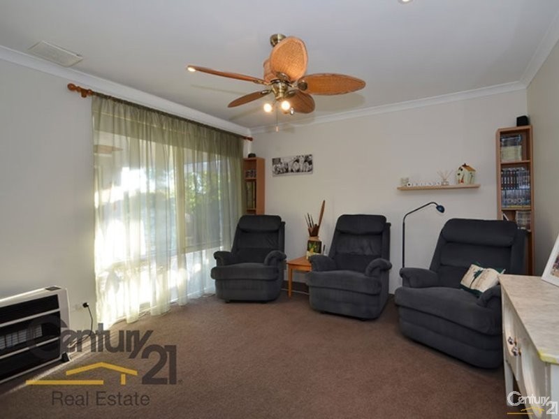 8 Oxley Pass, Dalyellup WA 6230
