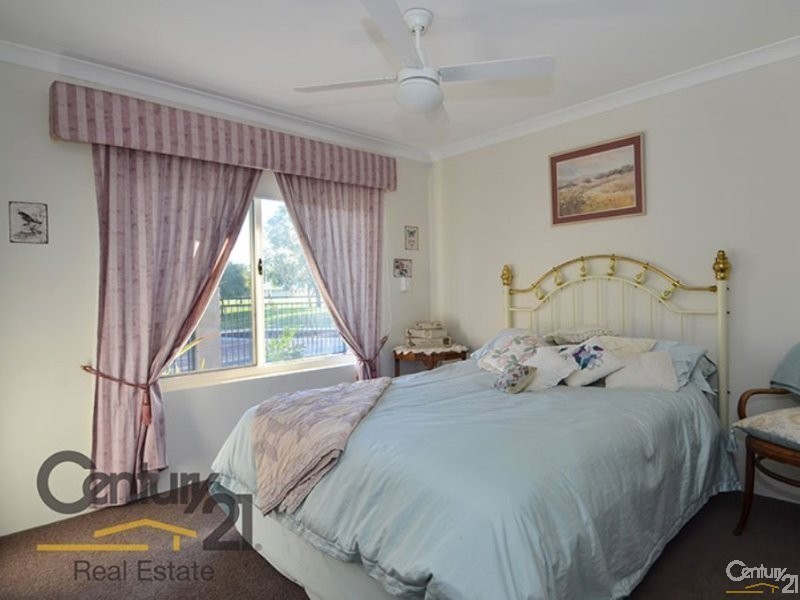 8 Oxley Pass, Dalyellup WA 6230
