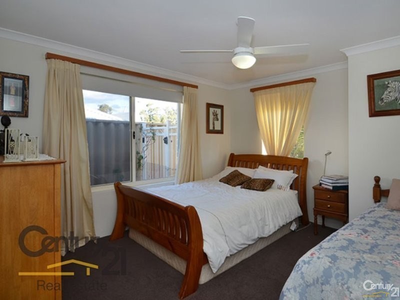 8 Oxley Pass, Dalyellup WA 6230