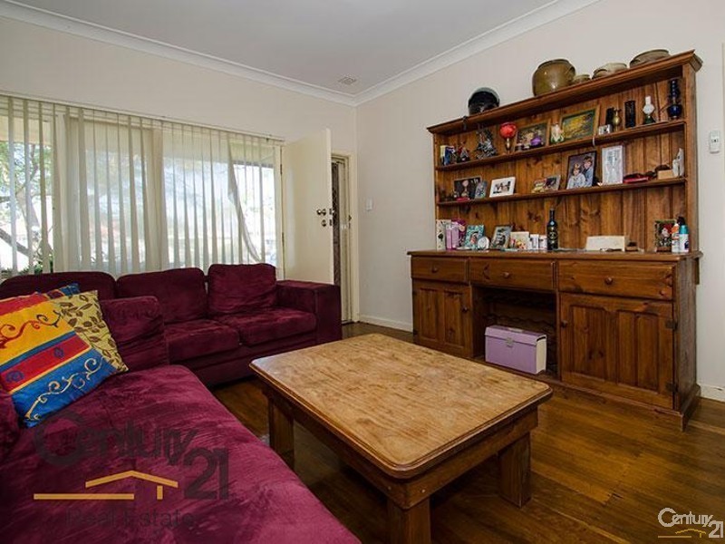 6 Boyalla Street, Carey Park WA 6230