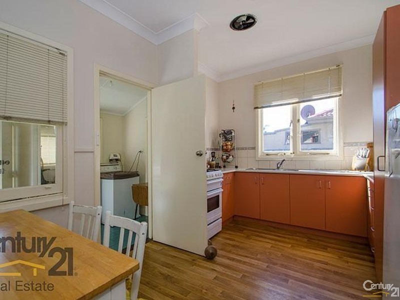 6 Boyalla Street, Carey Park WA 6230