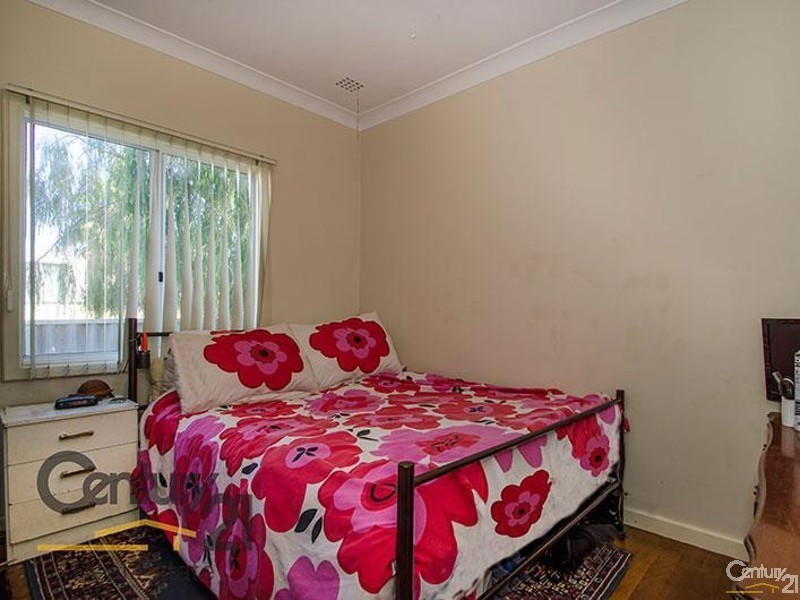 6 Boyalla Street, Carey Park WA 6230