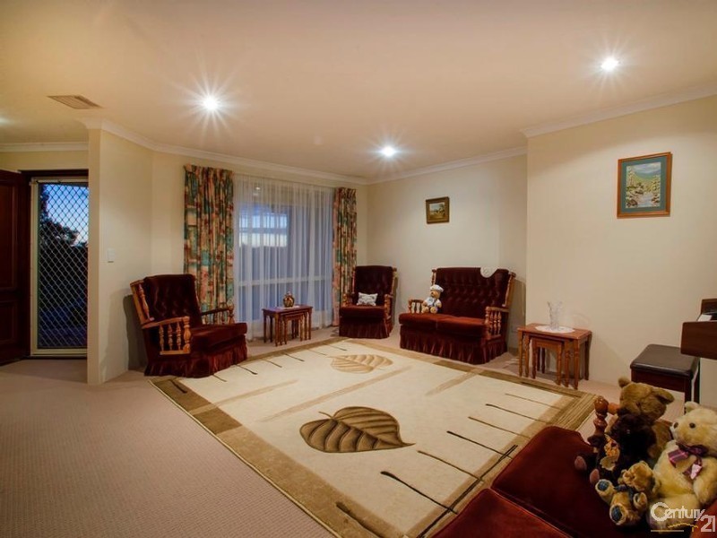 11 Lusitano Avenue, Eaton WA 6232