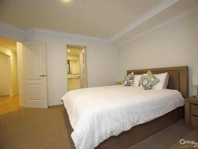 13 Advance Road, Dalyellup WA 6230