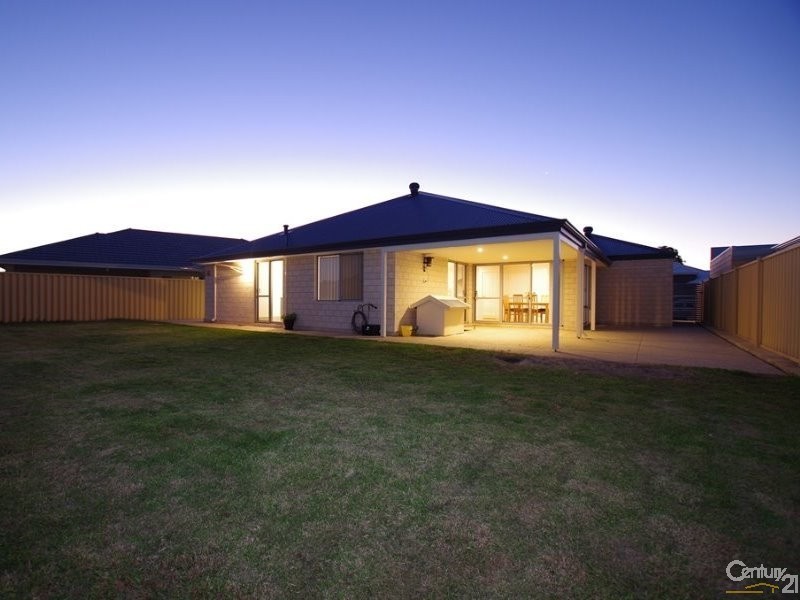 13 Advance Road, Dalyellup WA 6230