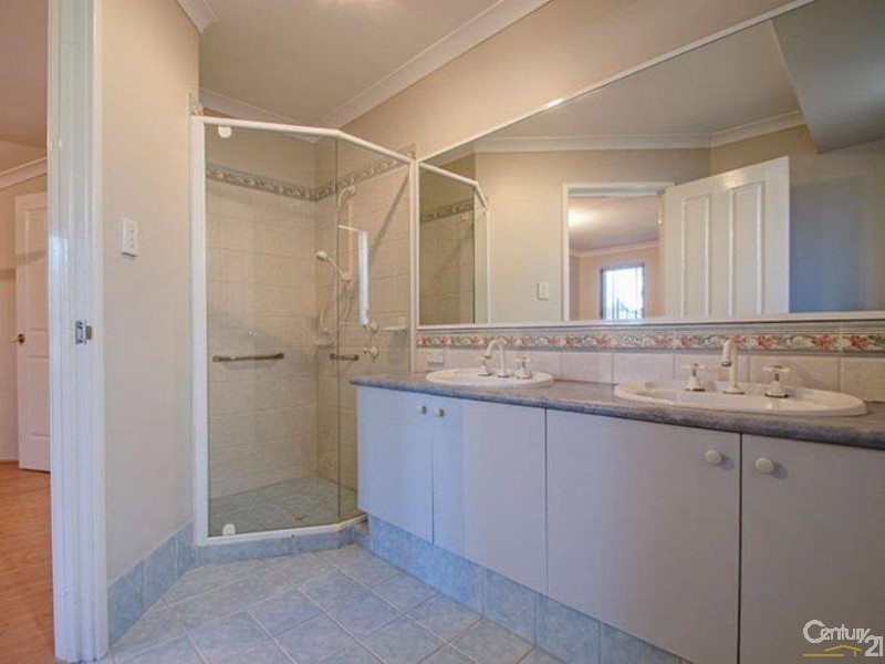 42 Somerville Drive, College Grove WA 6230