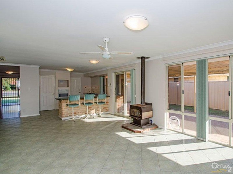 42 Somerville Drive, College Grove WA 6230