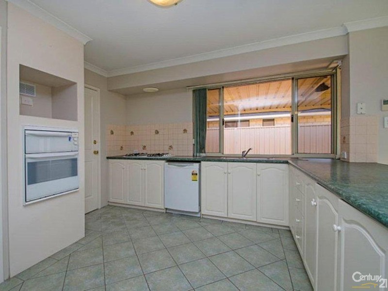 42 Somerville Drive, College Grove WA 6230