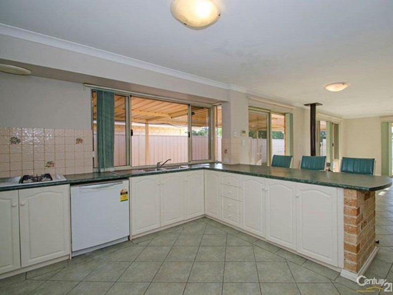 42 Somerville Drive, College Grove WA 6230