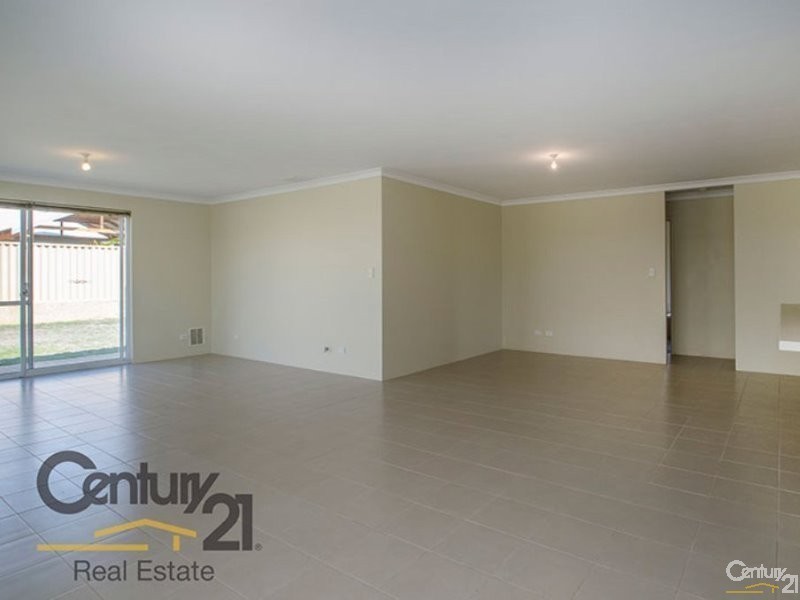 34 Nepean Turn, Millbridge WA 6232