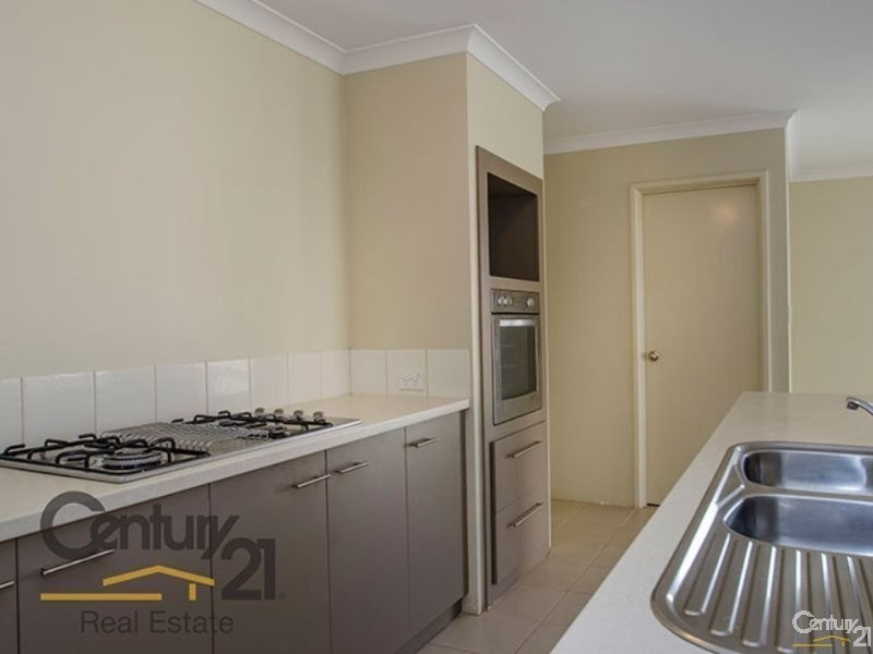 34 Nepean Turn, Millbridge WA 6232