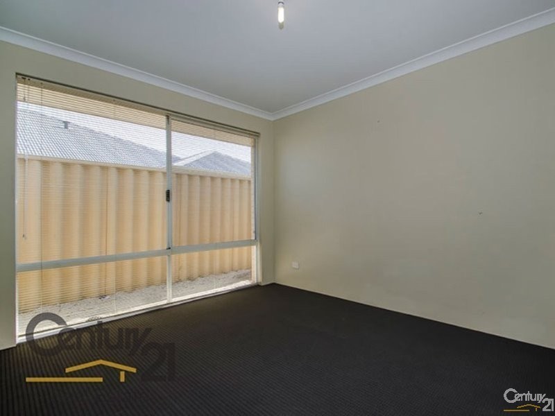 34 Nepean Turn, Millbridge WA 6232