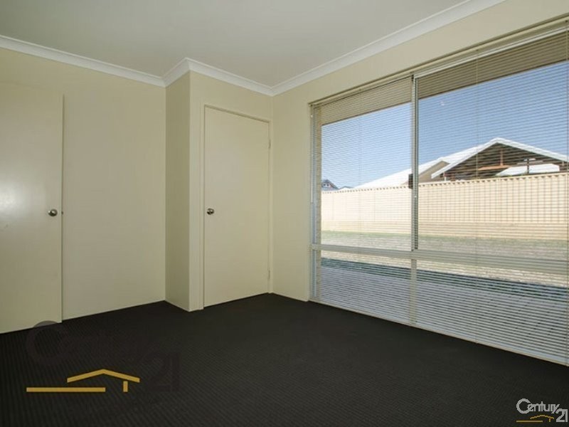 34 Nepean Turn, Millbridge WA 6232
