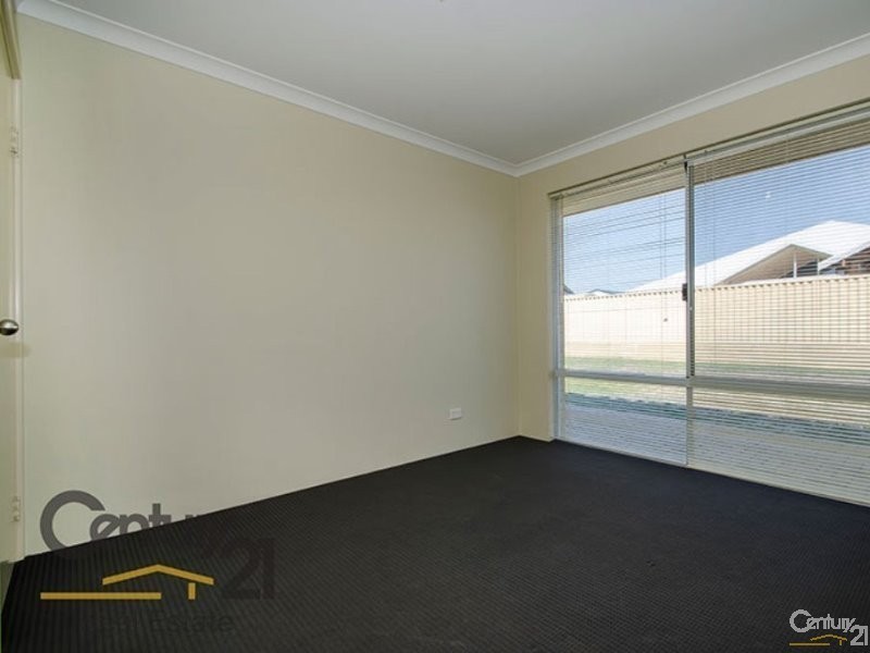 34 Nepean Turn, Millbridge WA 6232