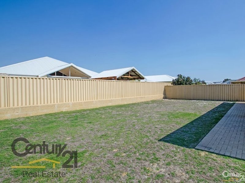 34 Nepean Turn, Millbridge WA 6232