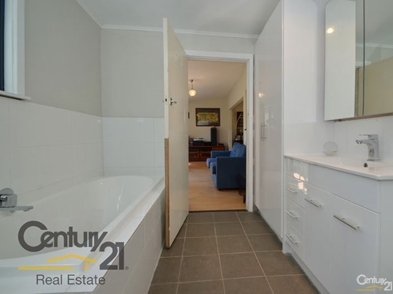 9 Crowd Road, Gelorup WA 6230