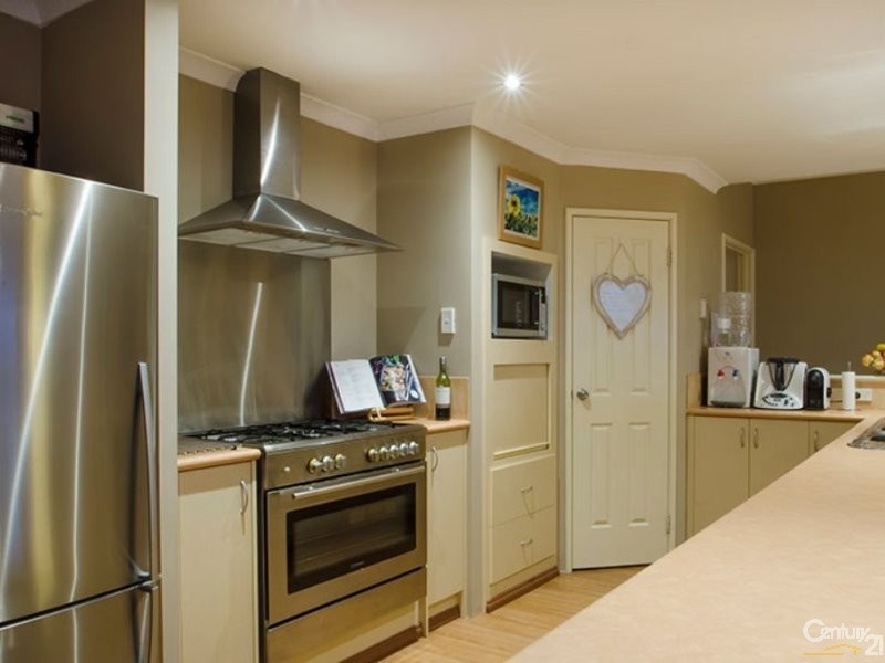 6 Chaudiere View, Australind WA 6233