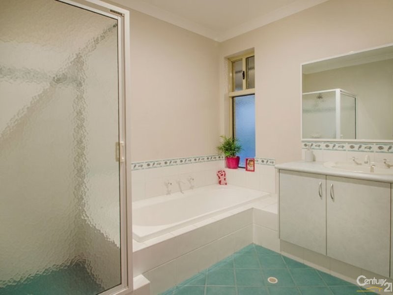 6 Chaudiere View, Australind WA 6233