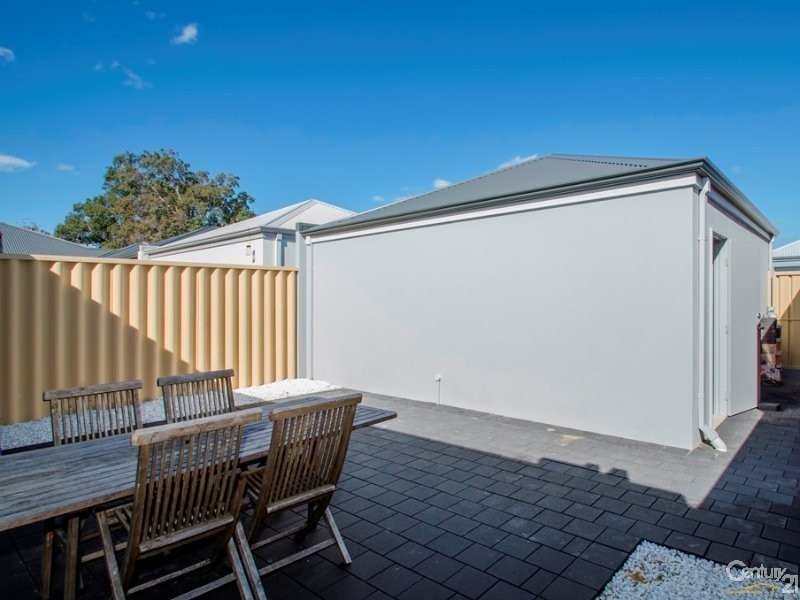 61 Quealum Way, Dalyellup WA 6230