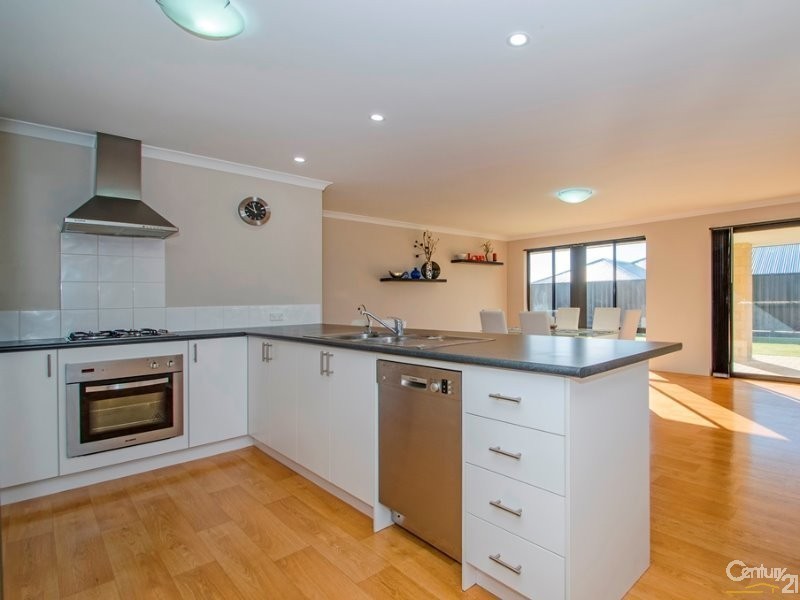 4 Sadler Circuit, Australind WA 6233