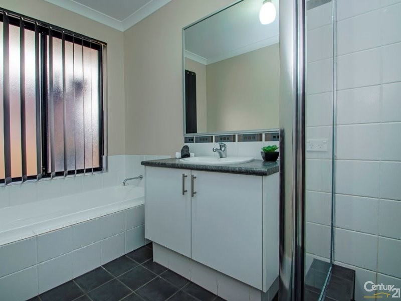 4 Sadler Circuit, Australind WA 6233