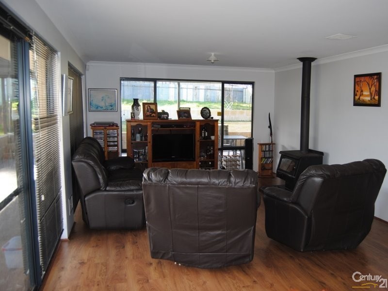 14 Irwin Street, Collie WA 6225