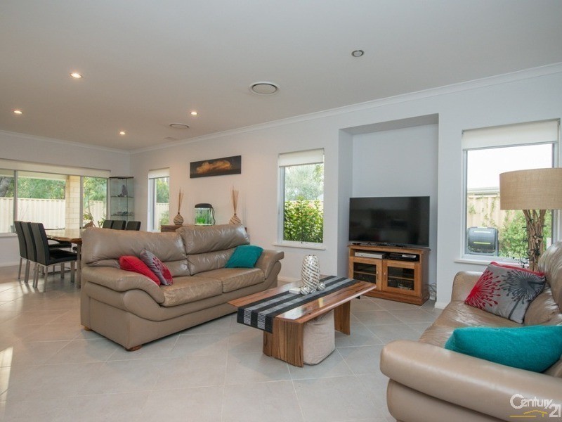12 Jade Crescent, Dalyellup WA 6230