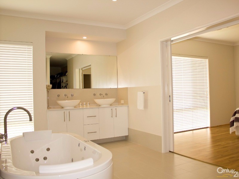 10 Athena Street, Dalyellup WA 6230
