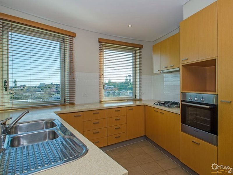 30/11 Casuarina Drive, Bunbury WA 6230