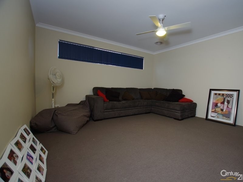 5 Gosse Way, Dalyellup WA 6230