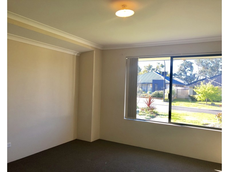 33 Mooralup Turn, Dalyellup WA 6230