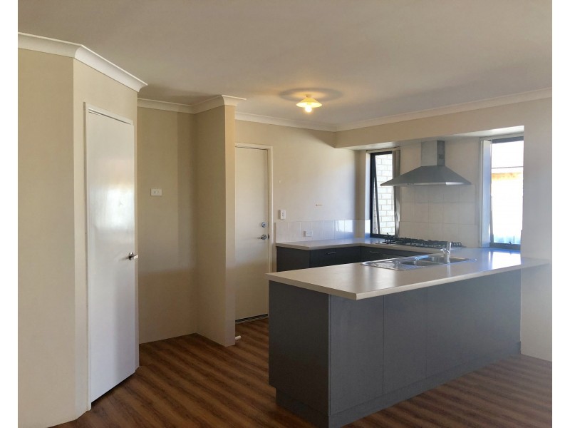 33 Mooralup Turn, Dalyellup WA 6230