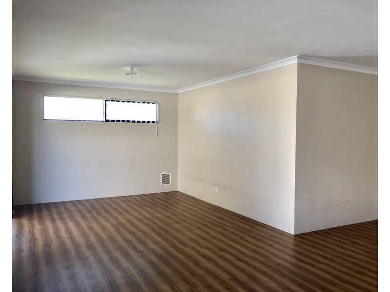 33 Mooralup Turn, Dalyellup WA 6230