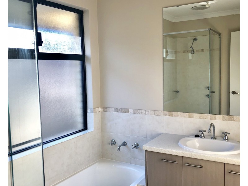 33 Mooralup Turn, Dalyellup WA 6230