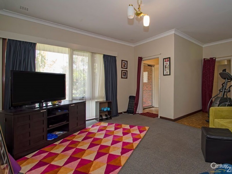 12B Nuytsia Avenue, Carey Park WA 6230