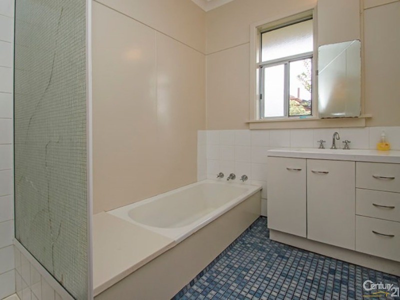 12B Nuytsia Avenue, Carey Park WA 6230