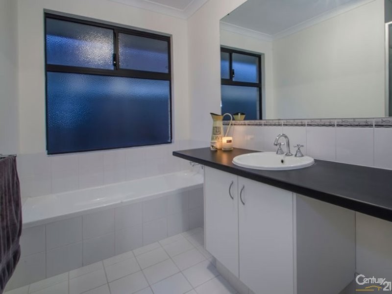 1 Burwood Road, Australind WA 6233