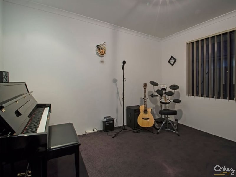 1 Burwood Road, Australind WA 6233