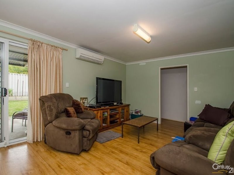 2 Somerville Drive, College Grove WA 6230