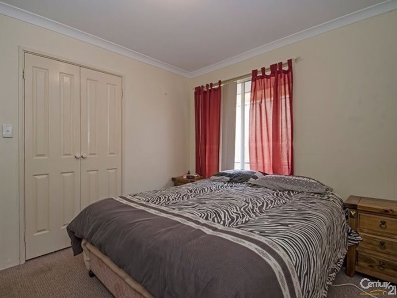 2 Somerville Drive, College Grove WA 6230