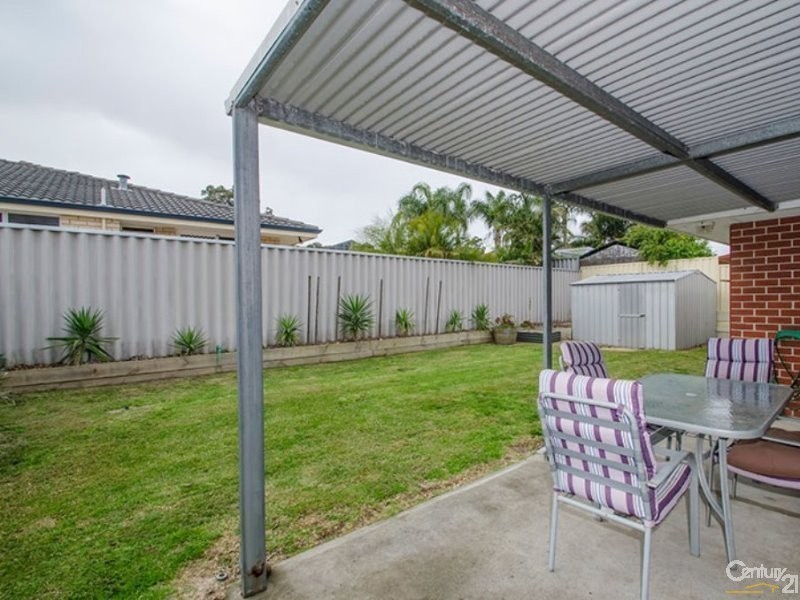 2 Somerville Drive, College Grove WA 6230
