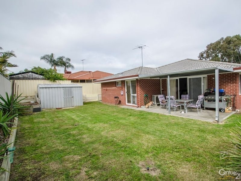 2 Somerville Drive, College Grove WA 6230