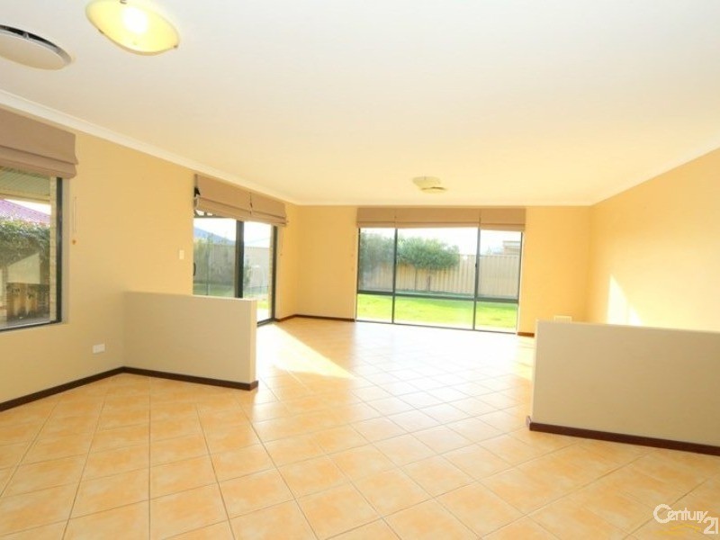 6 Sapphire Road, Dalyellup WA 6230