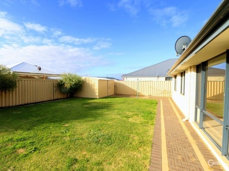 6 Sapphire Road, Dalyellup WA 6230