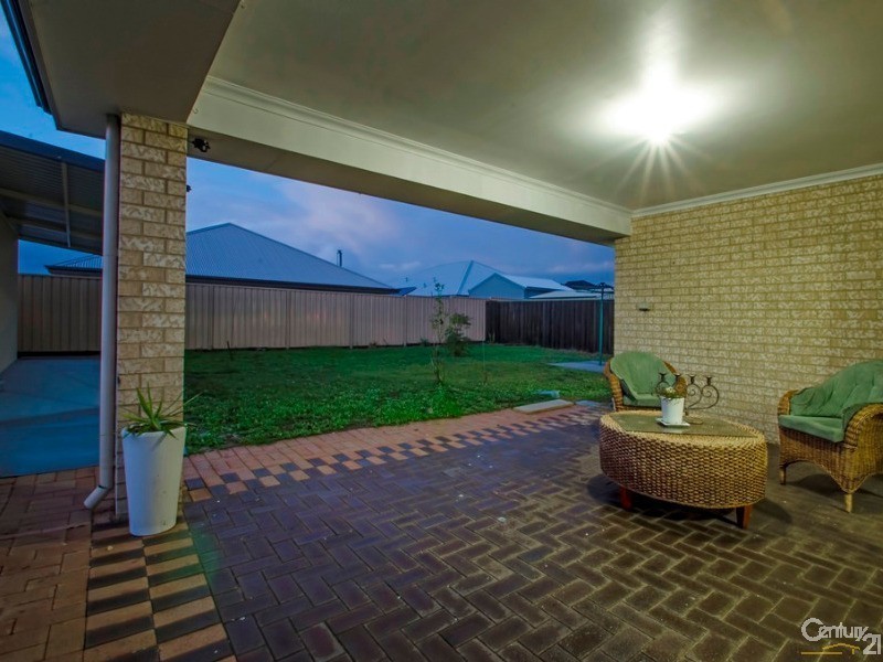121 Braidwood Drive, Australind WA 6233